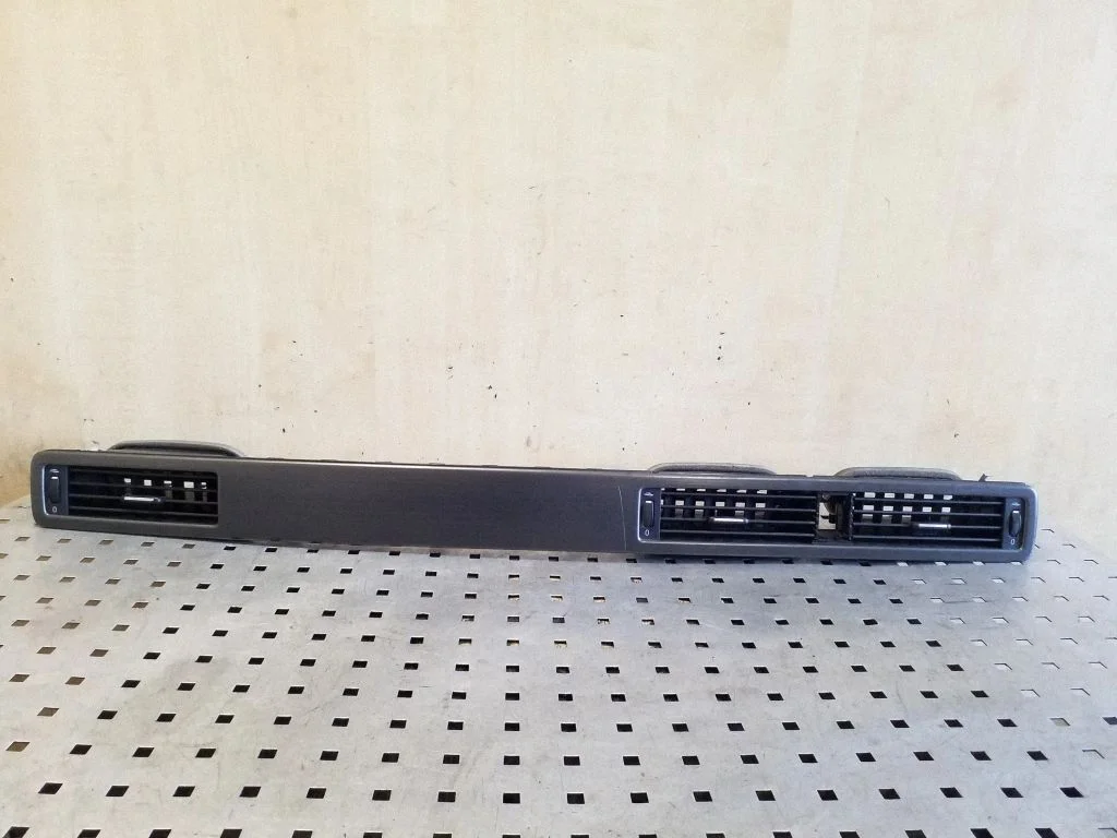 Dash center air vent grill 30715144K