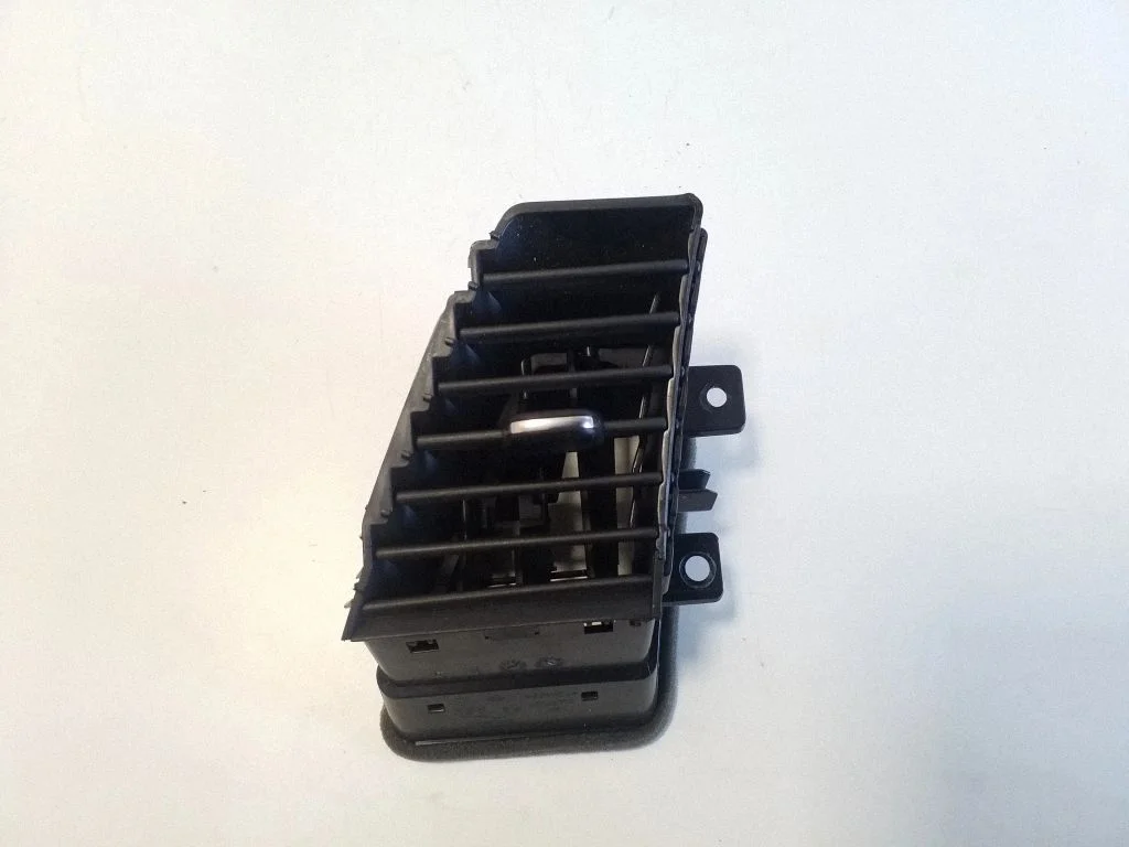 Dash center air vent grill – Opel Grandland X (2017-2024)