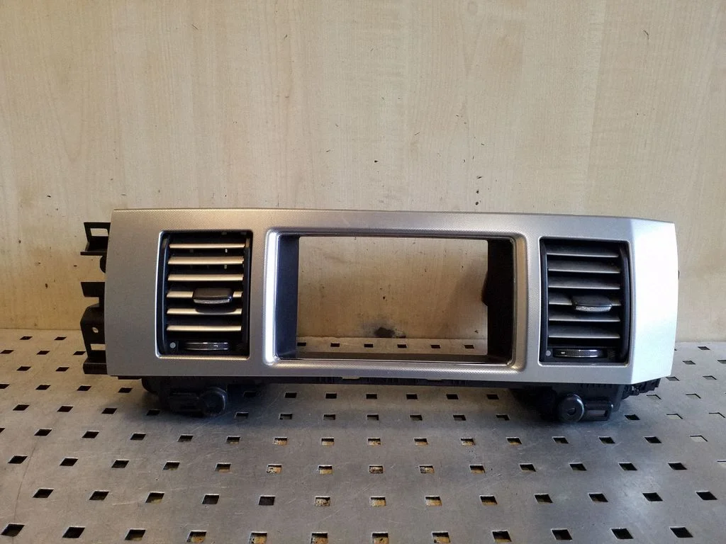 Centrālās gaisa restītes CX2319K617BA