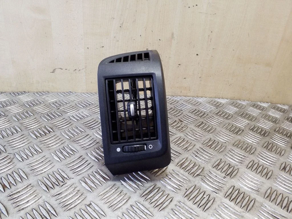 Armatuurlaua keskmine õhutusrest – Peugeot Boxer (2015-)