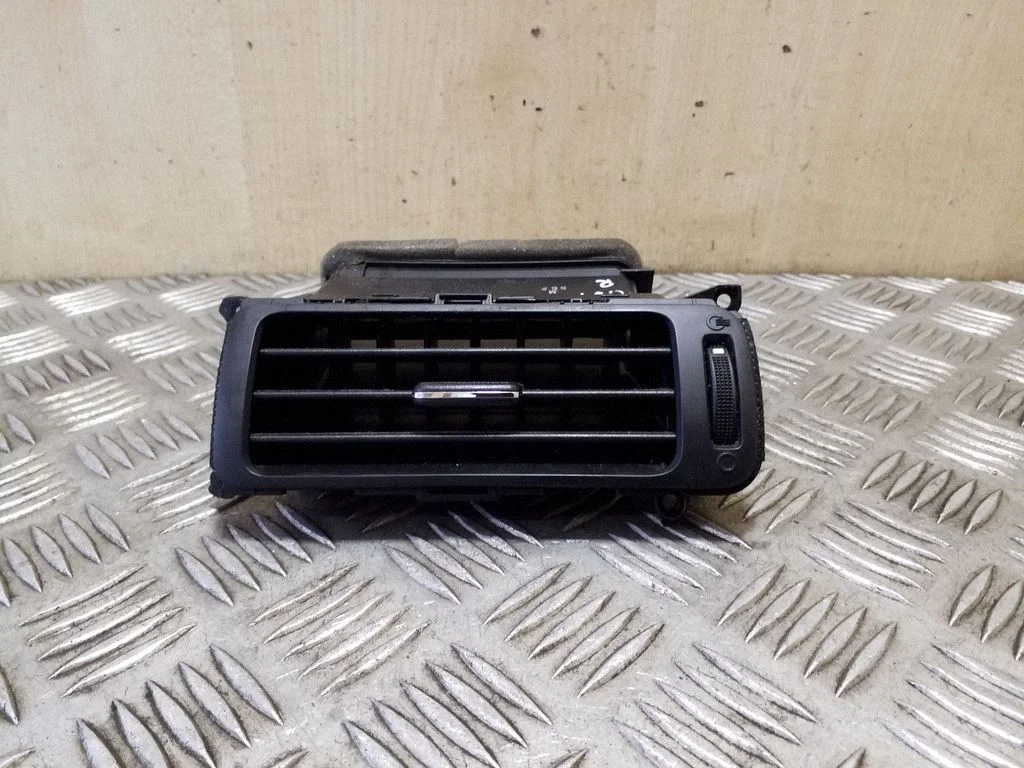 Dash center air vent grill 974201W900