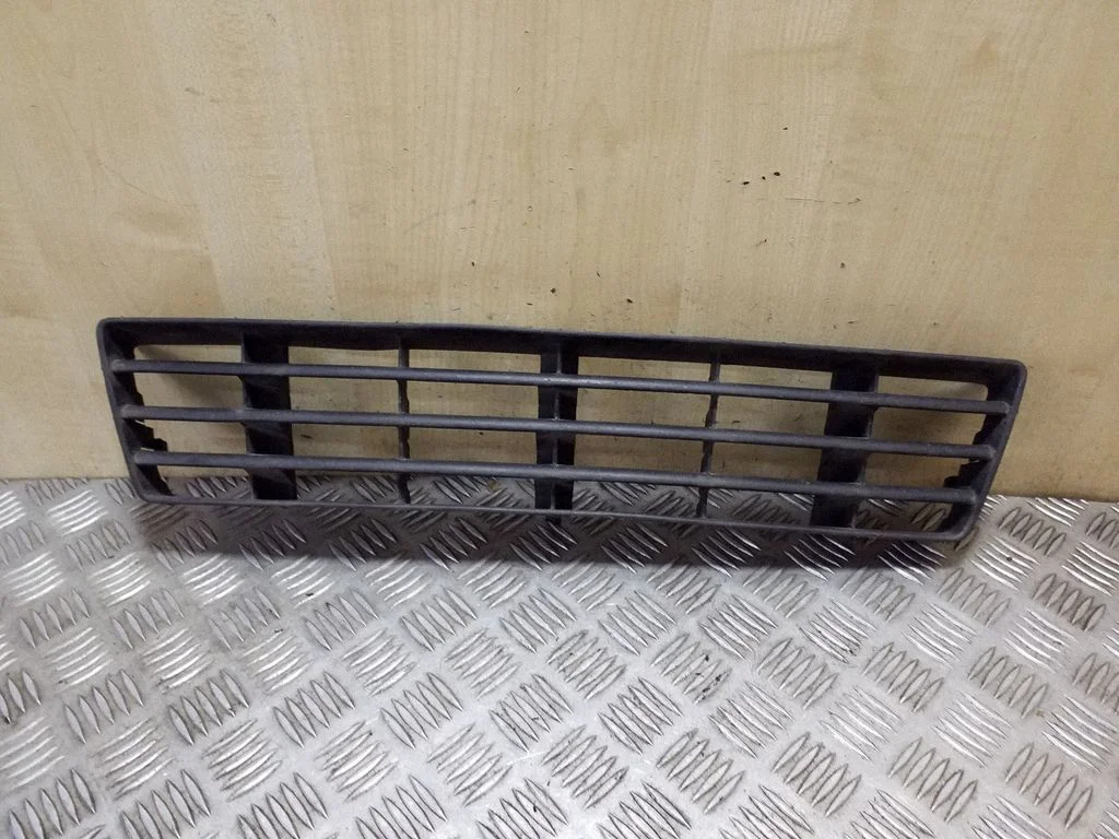 Dash center air vent grill 4B0807683F