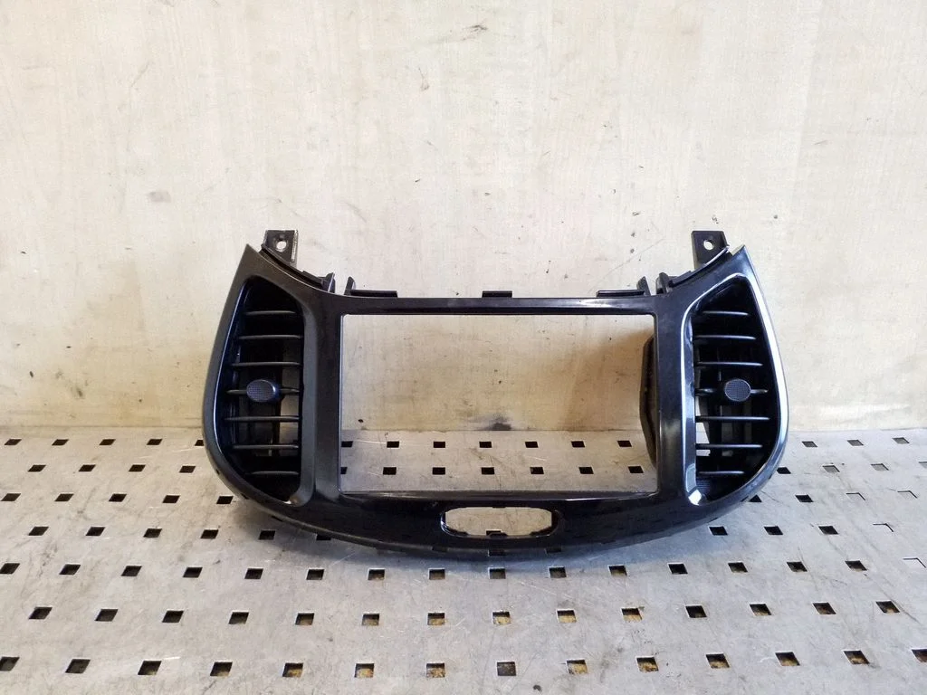 Dash center air vent grill 687501KE0A
