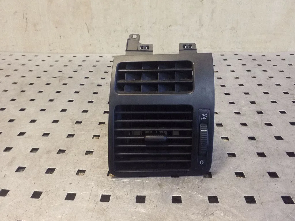 Dash center air vent grill 1T0819703B