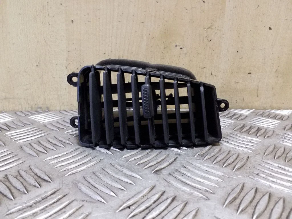 Dash center air vent grill 974403E000