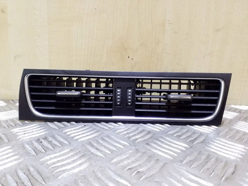 Dash center air vent grill – Audi A5 8T 8F (2007-2016)