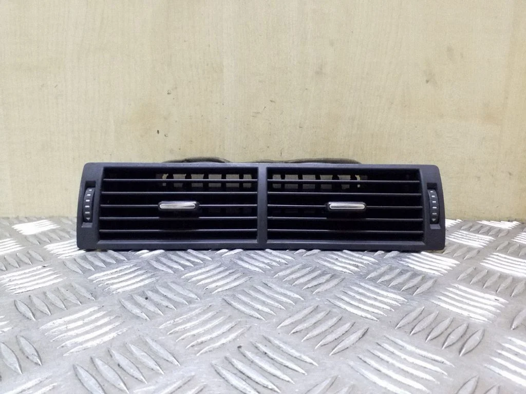 Dash center air vent grill 8E0820951H