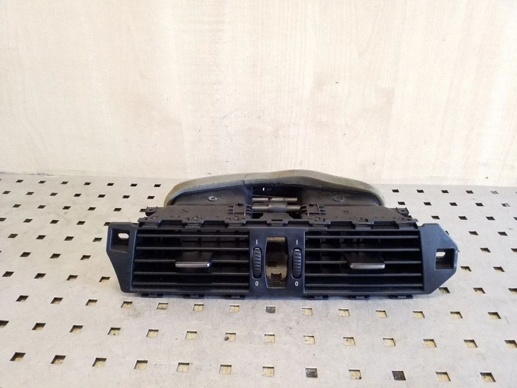 Dash center air vent grill 6910734