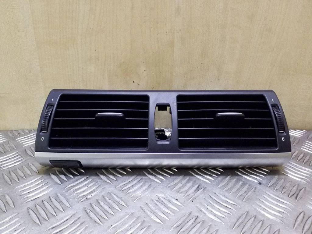 Dash center air vent grill 7161801