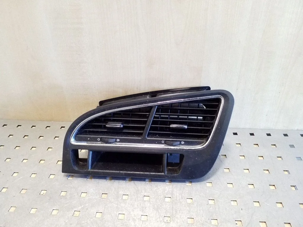 Dash center air vent grill 9688836877