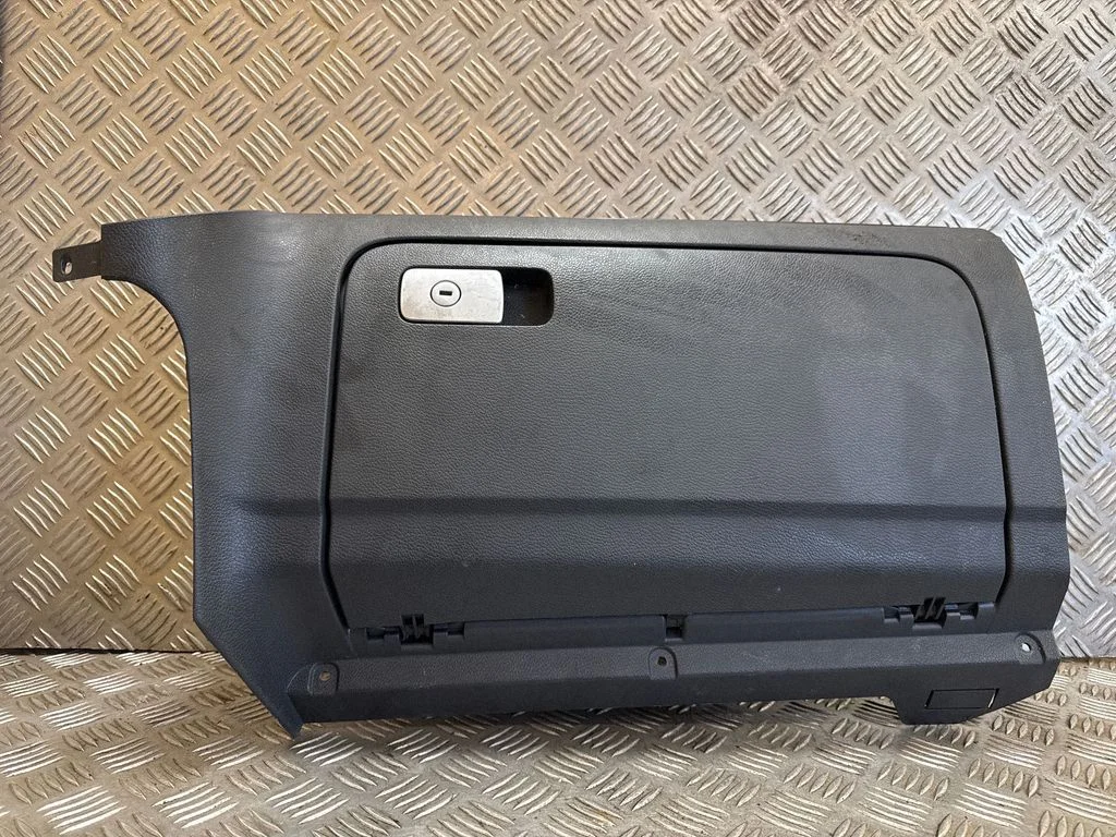 Glove box 1K1857290