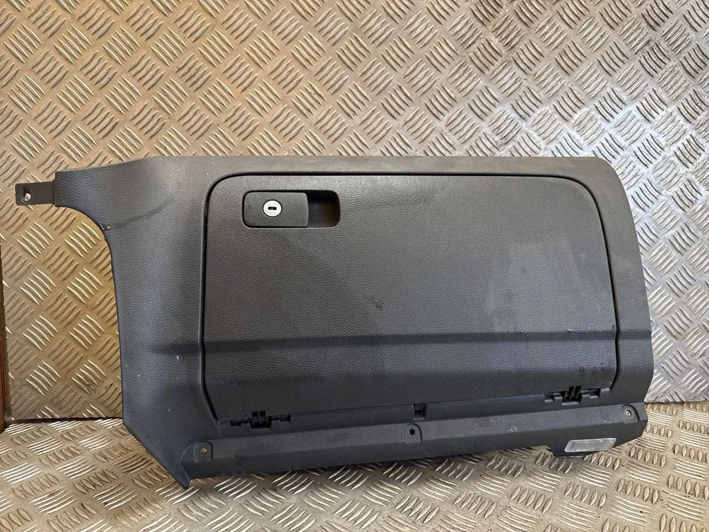 Glove box 1K1857290