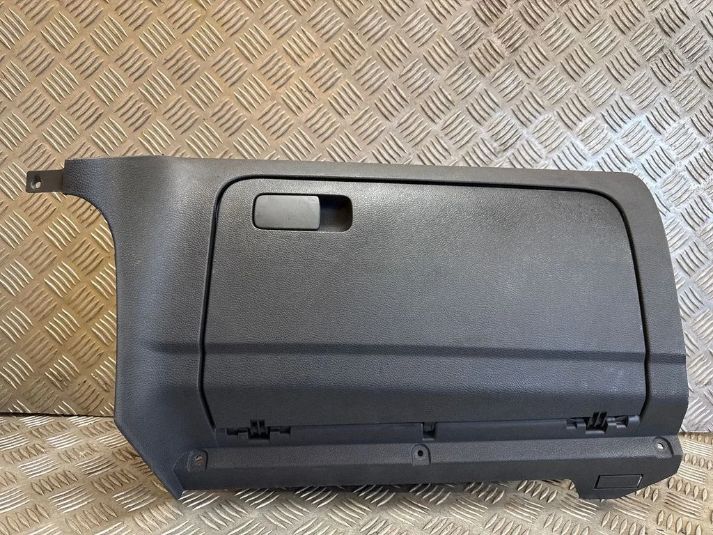 Glove box 1K1857290