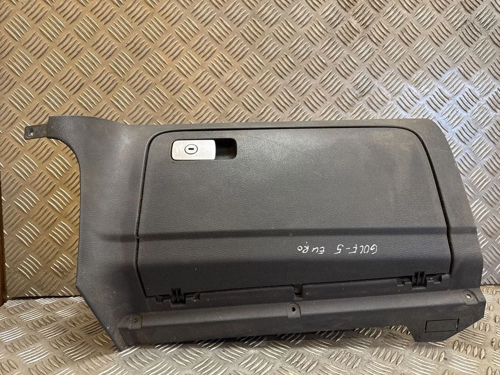 Glove box 1K1857290