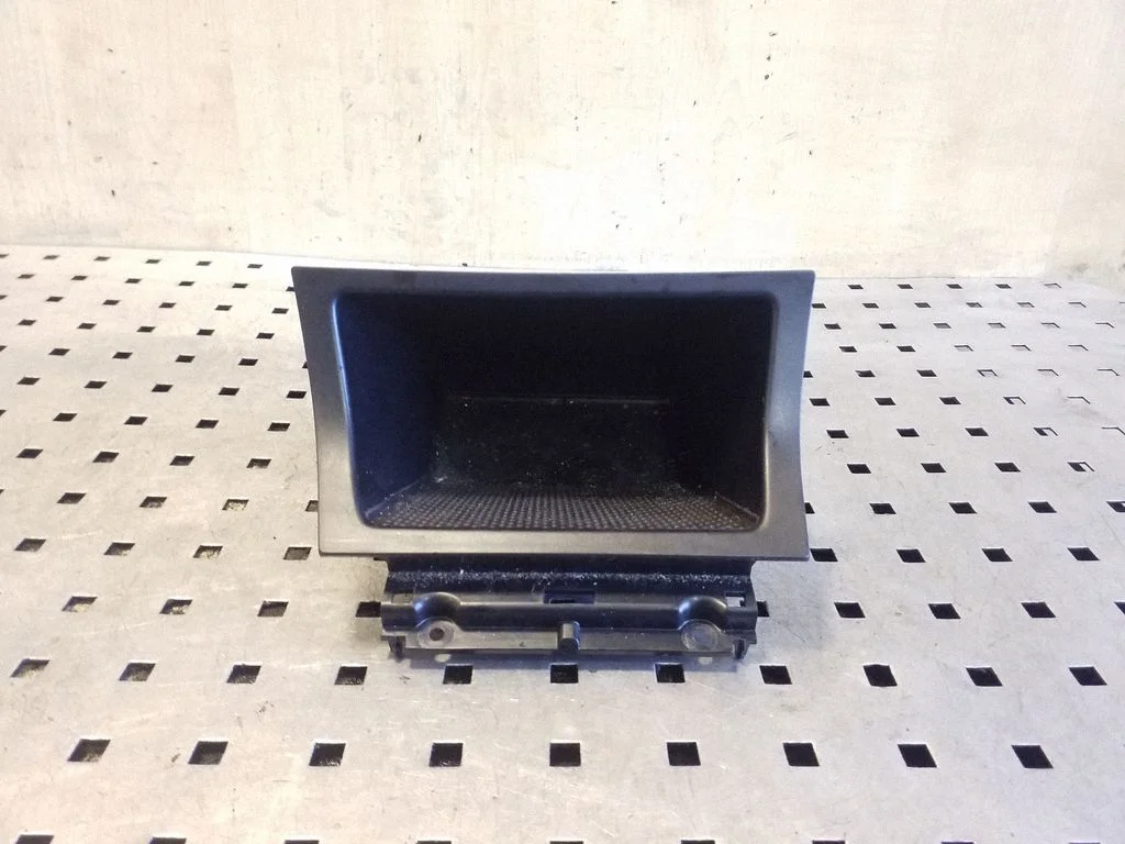 Glove box 5L2863383B