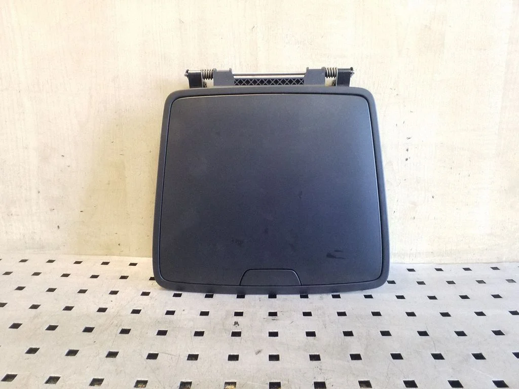 Glove box 5L0857096