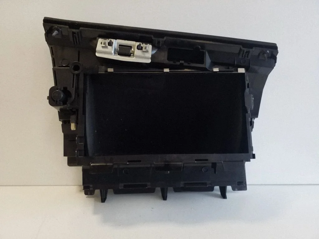 Glove box – BMW X3 E83 (2003-2010)