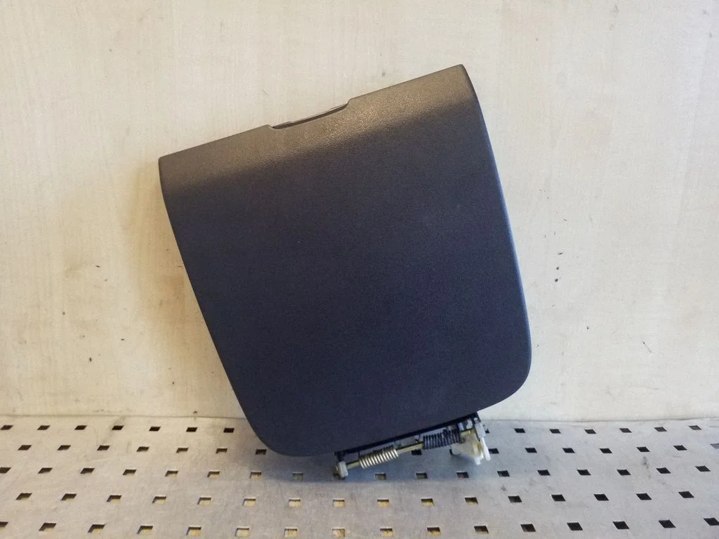 Glove box