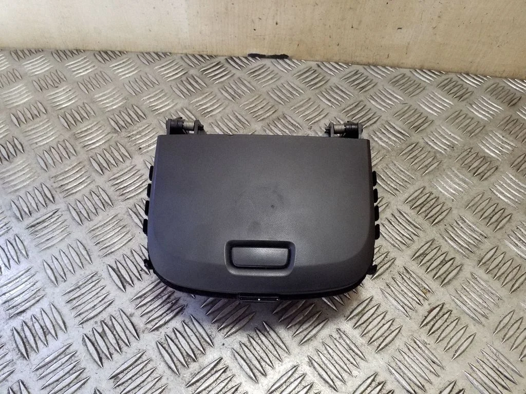 Glove box AMF16345