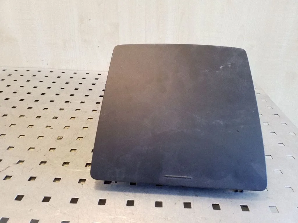 Glove box 31536000A