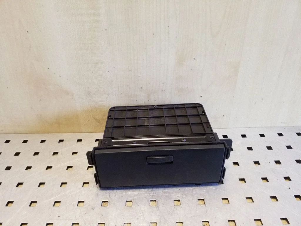 Glove box