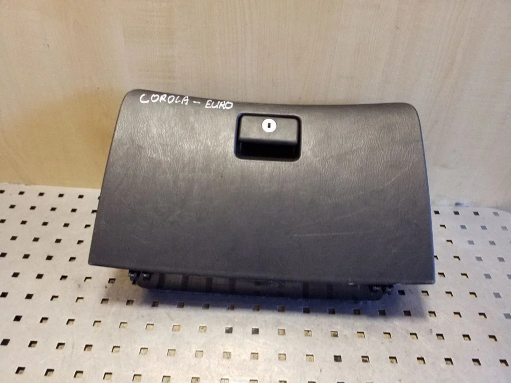 Glove box 5555112340