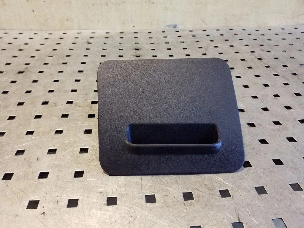 Glove box 8042A008