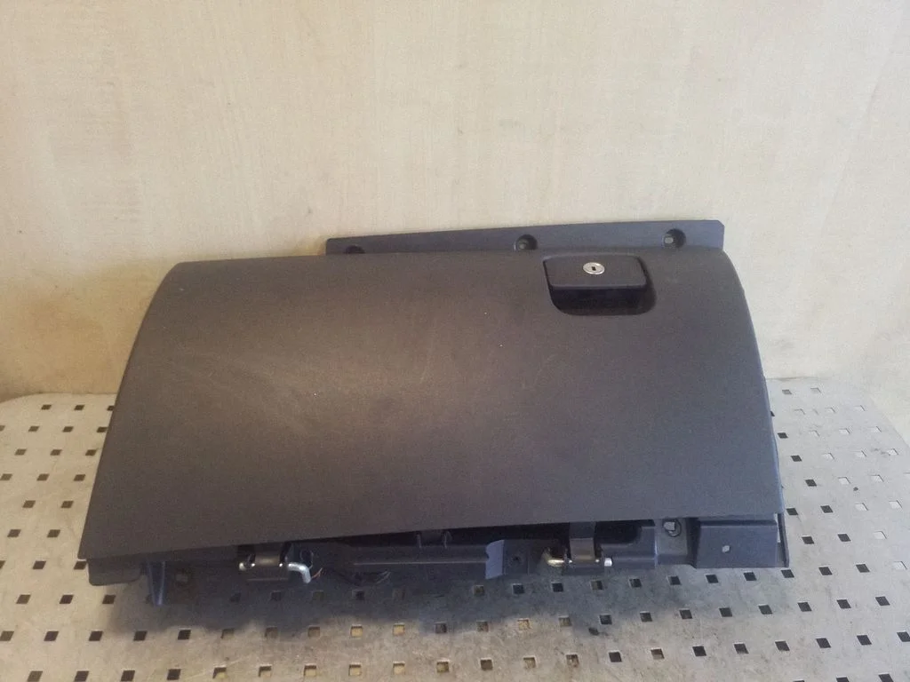 Glove box – Jaguar XF X260 (2015-)