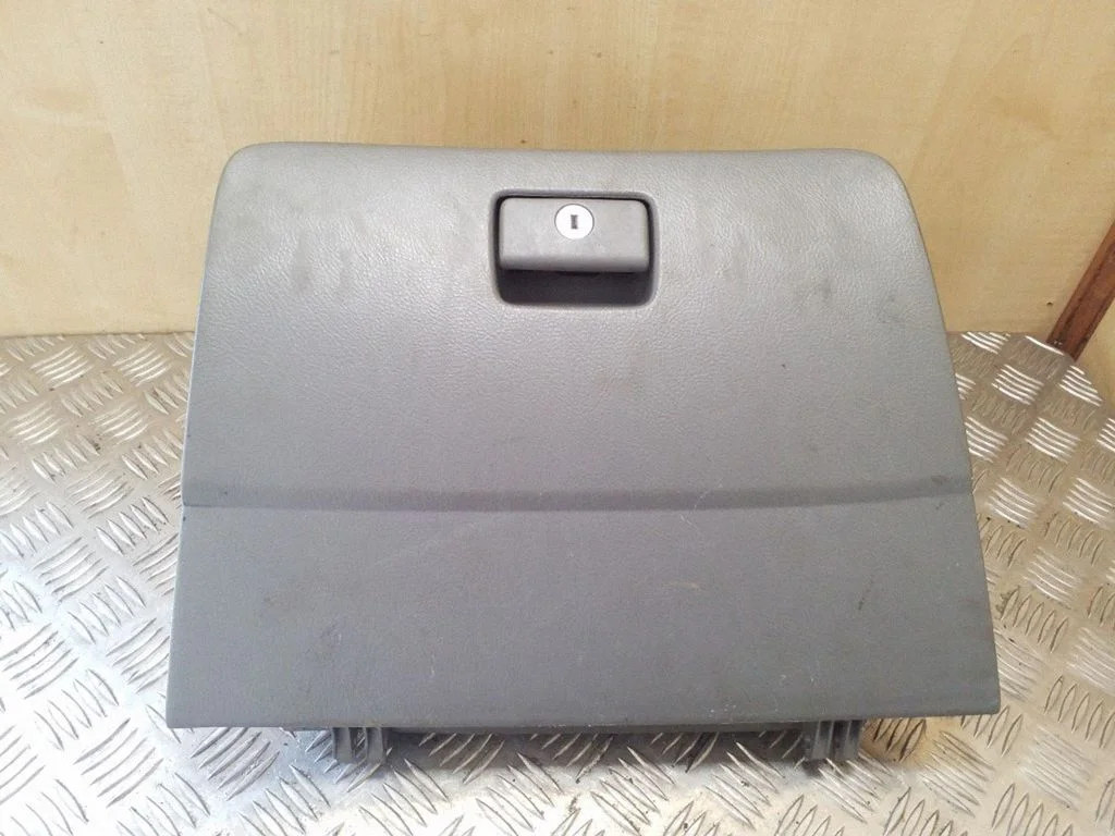 Kindalaegas – Toyota Avensis T250 (2003-2006)