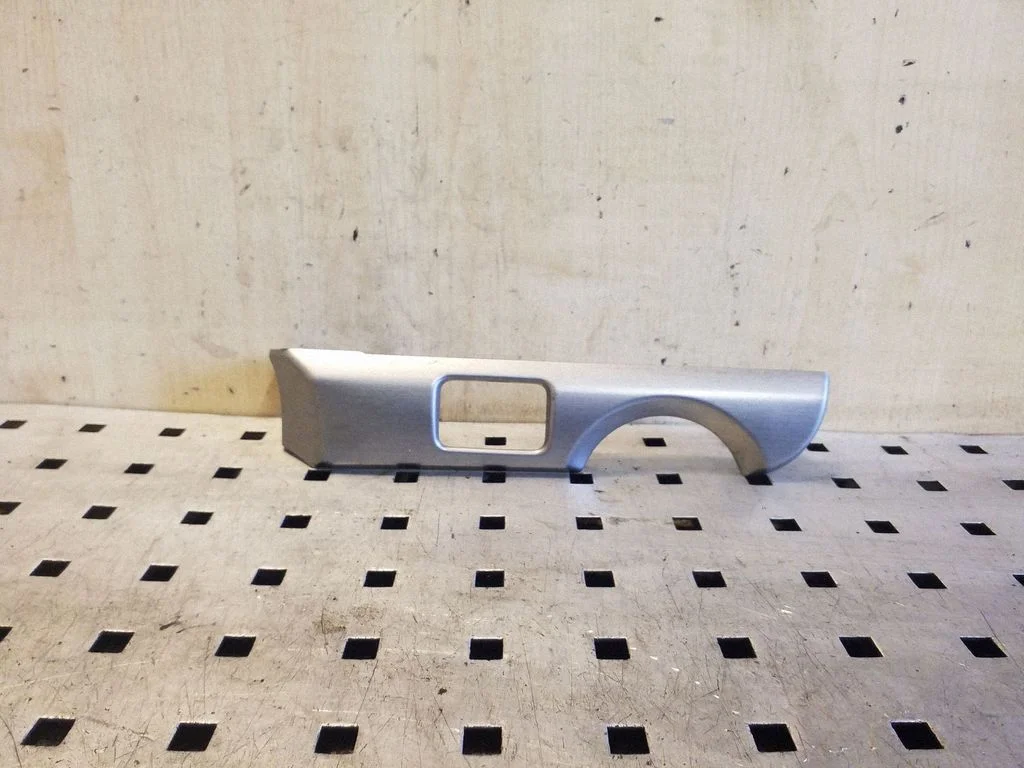 Dashboard glove box trim 5L2858417