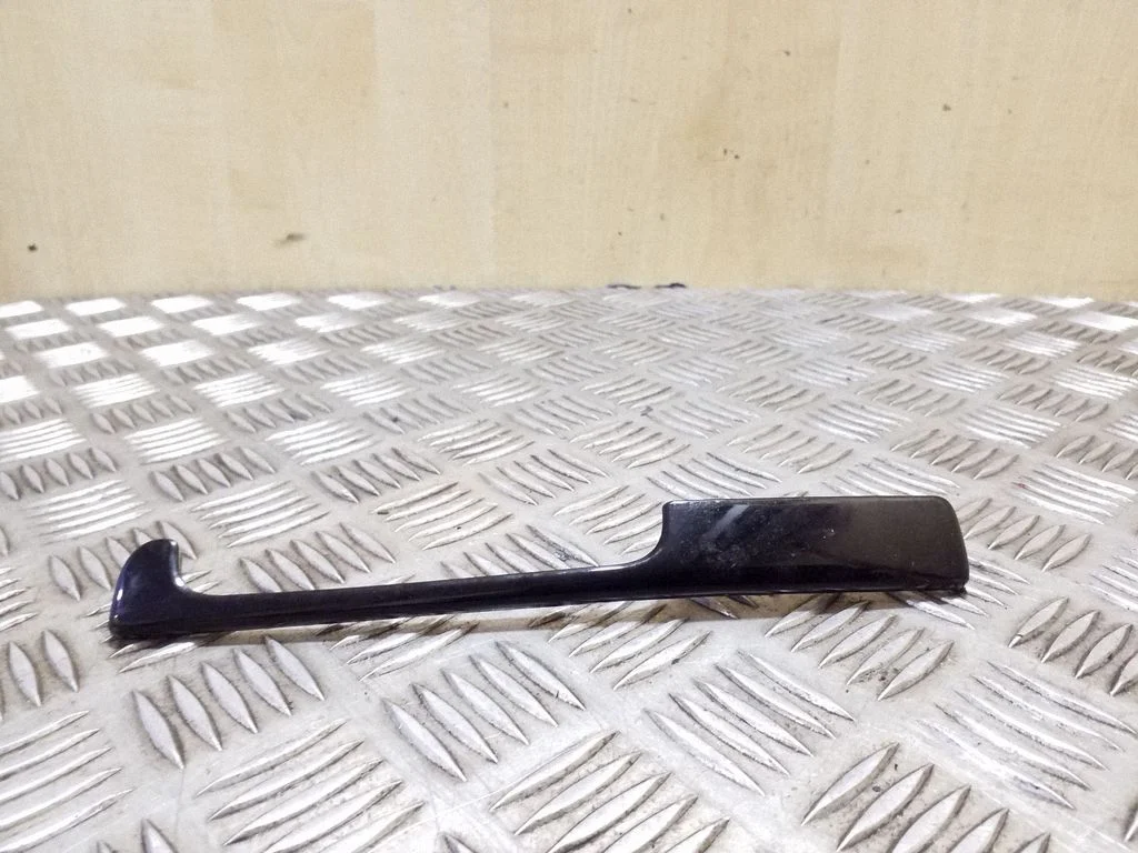 Dashboard glove box trim – Volkswagen Eos (2006-2010)