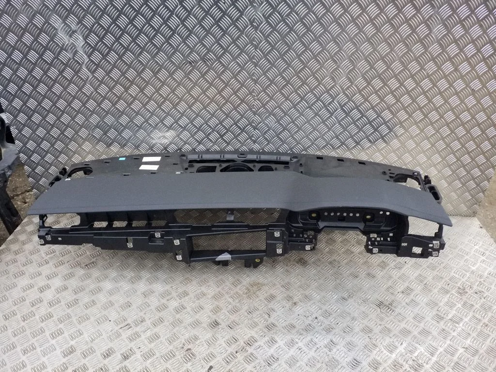 Dashboard 4K2857033A