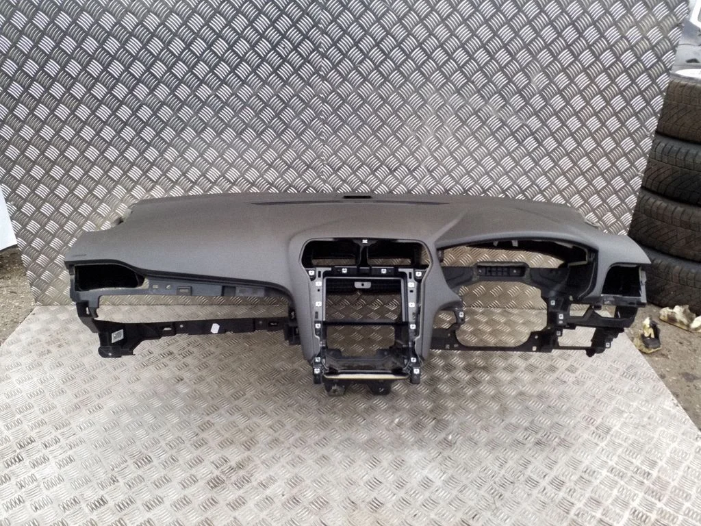 Dashboard DS73F04320BE