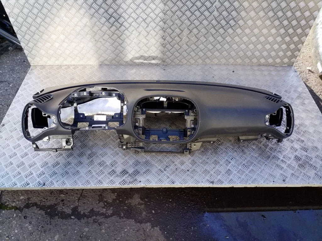 Dashboard 84710K0100WK