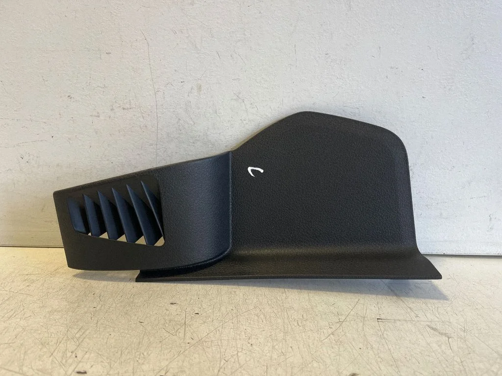 Armatuurlaua külje viimistluspaneel – Opel Vivaro (2019-)