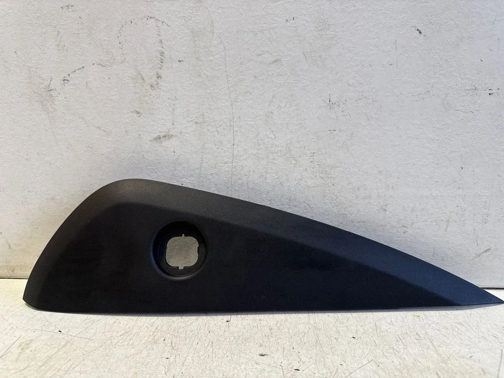 Dashboard side end trim EM2BR044C61