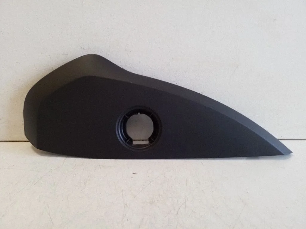 Dashboard side end trim