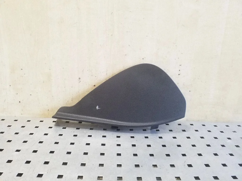 Armatuurlaua külje viimistluspaneel 9209789