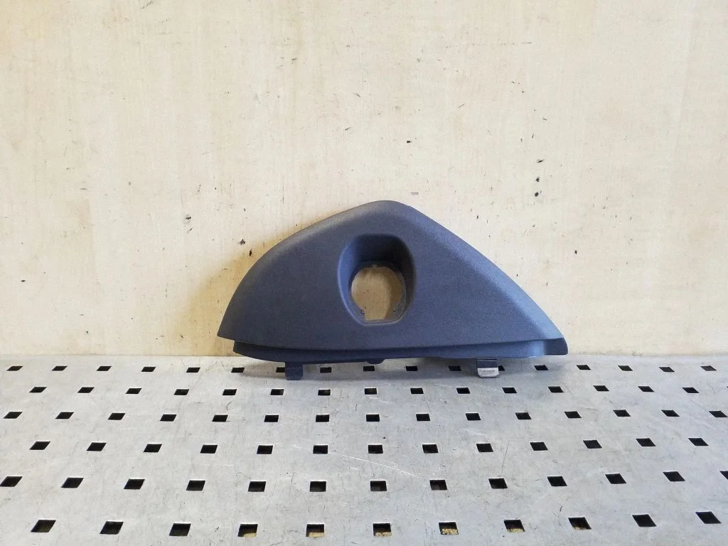 Dashboard side end trim 30672170