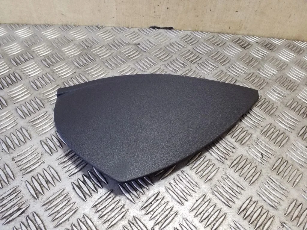 Dashboard side end trim 8V0857086
