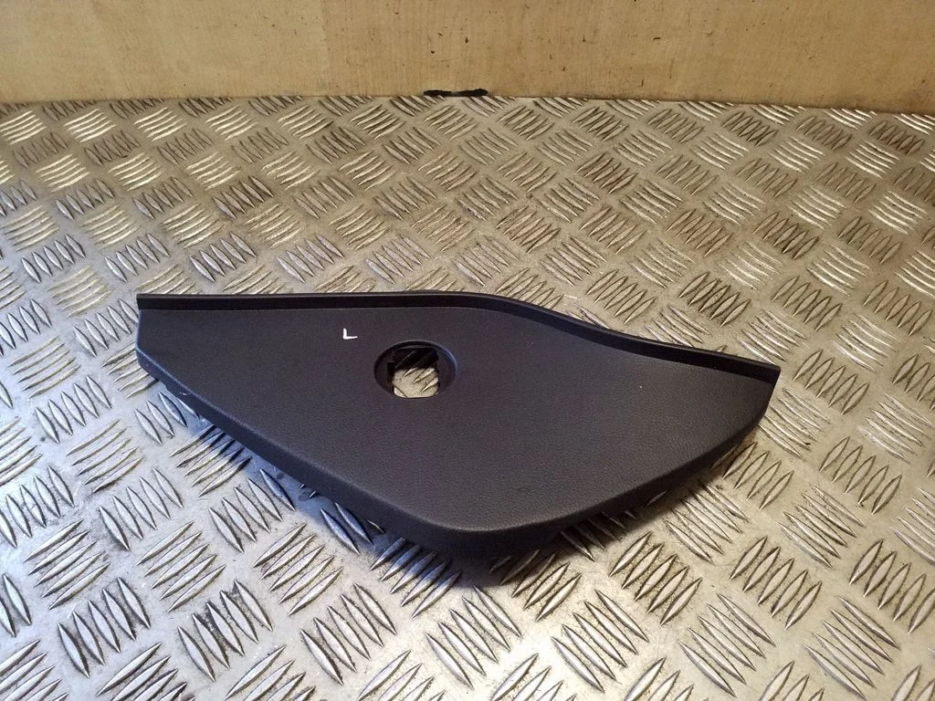 Dashboard side end trim 847661W800