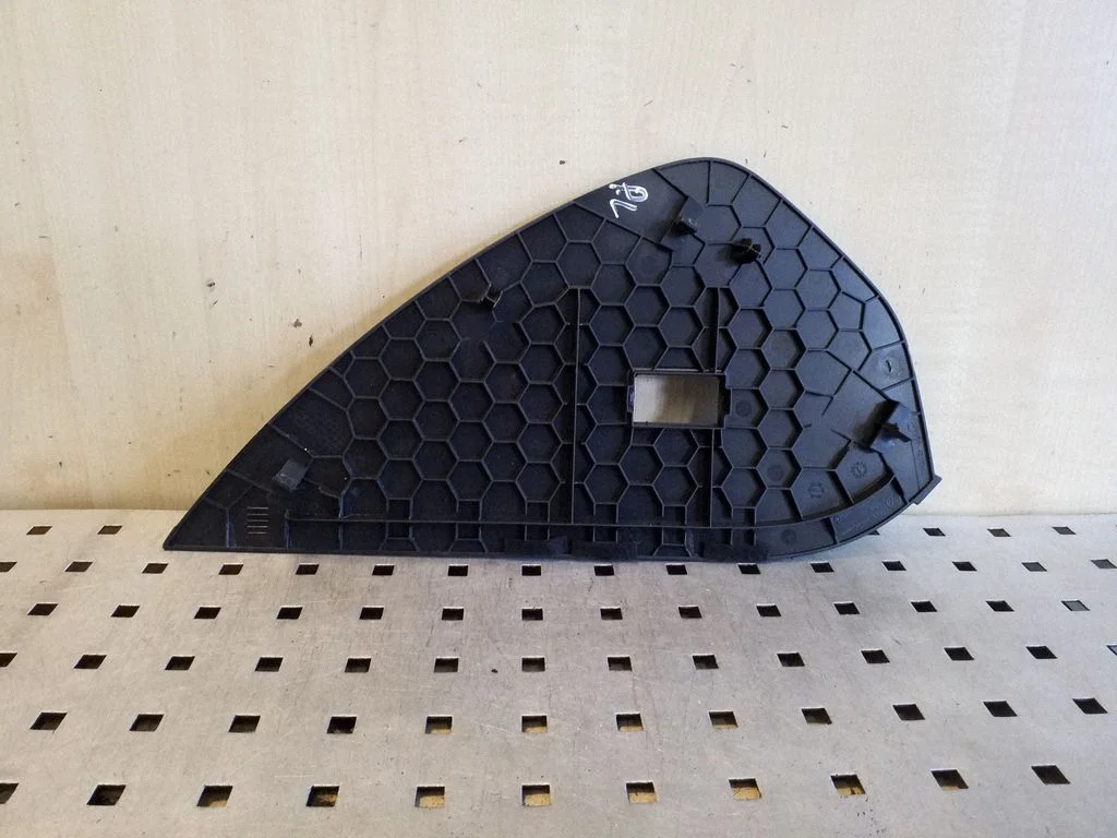 Paneļa apdares panelis (sānu) 3G2858247
