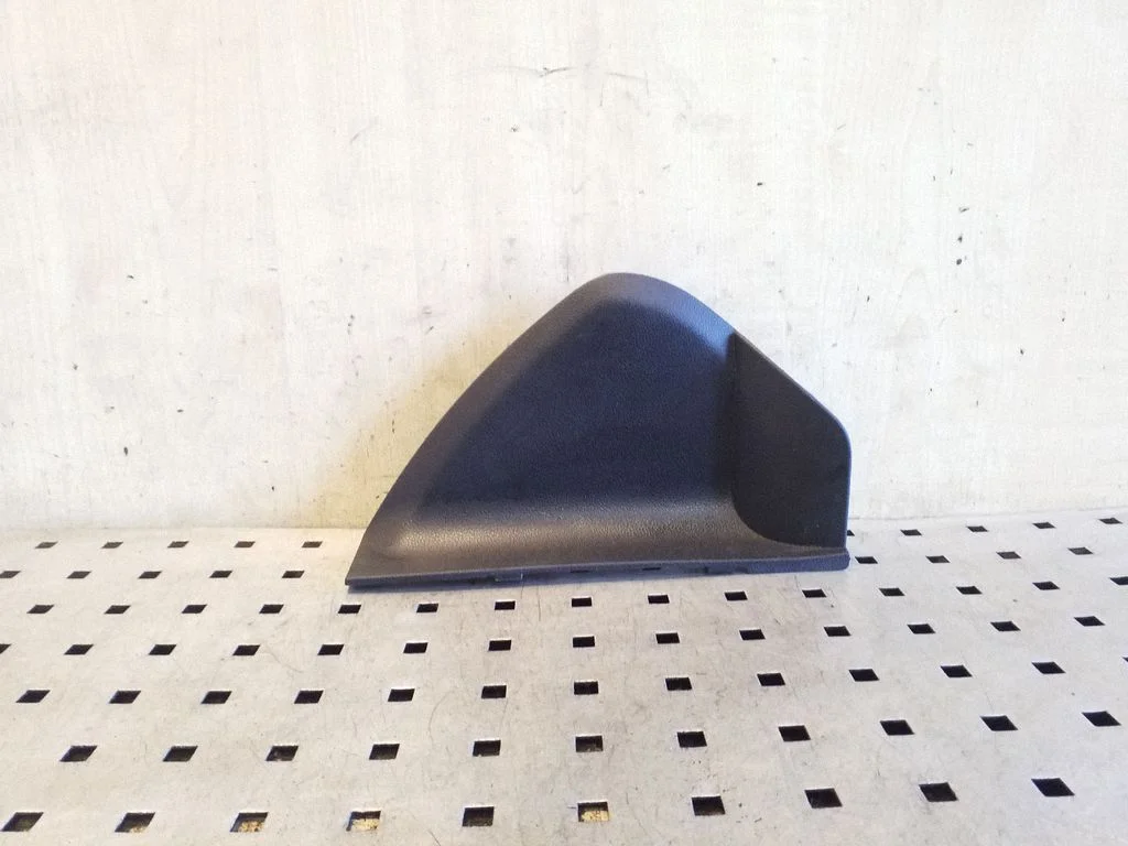 Dashboard side end trim – Mercedes-Benz ML-Class W164 (2005-2011)
