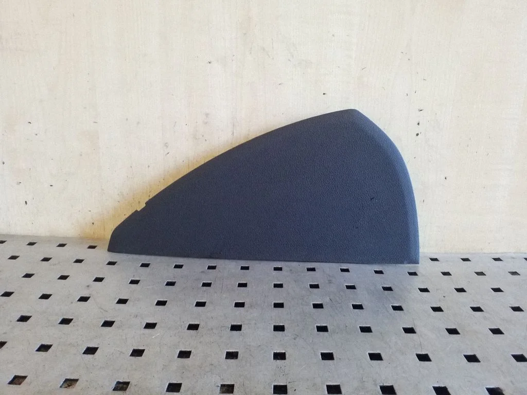 Armatuurlaua külje viimistluspaneel 8R0857086A