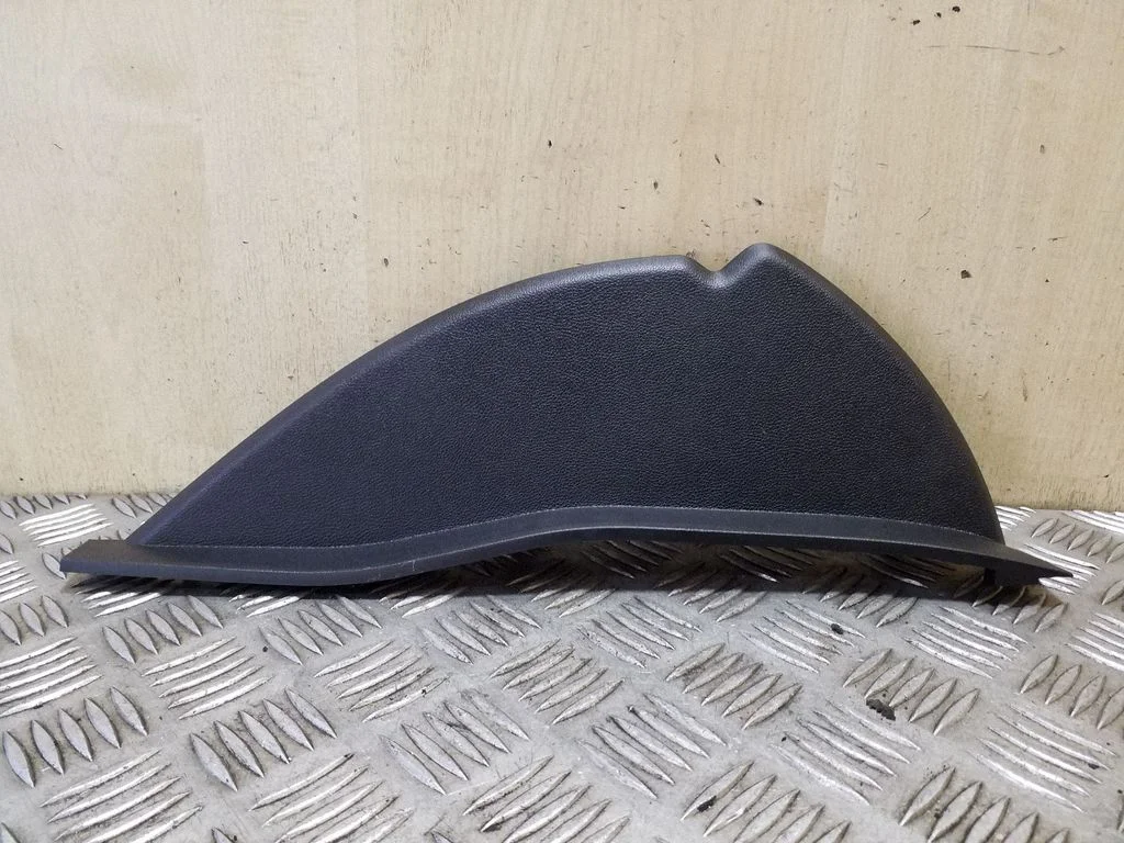 Dashboard side end trim