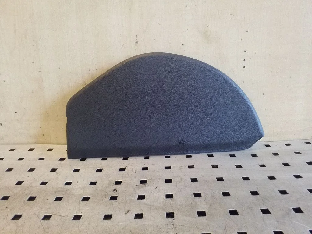 Dashboard side end trim 5L0857504
