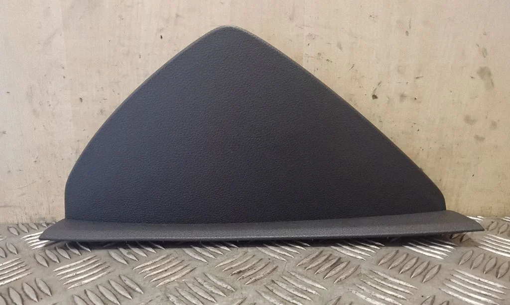 Armatuurlaua külje viimistluspaneel 7N085821782V
