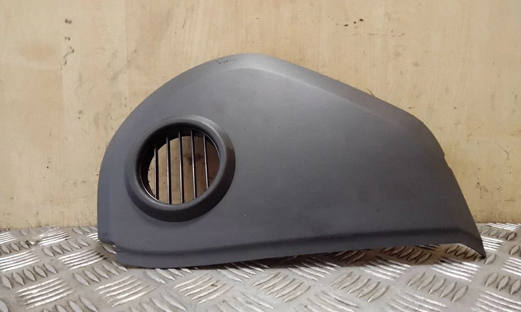 Dashboard side end trim 7L6857175H