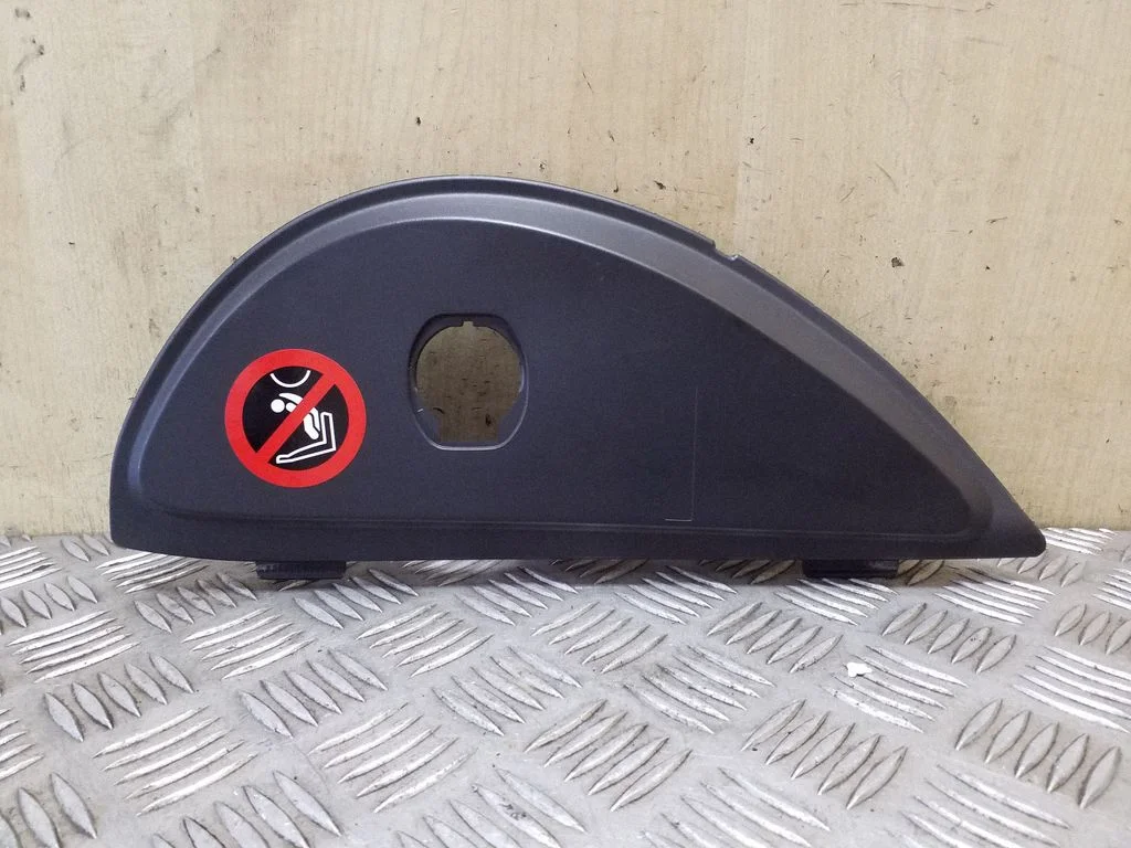 Dashboard side end trim 39988368