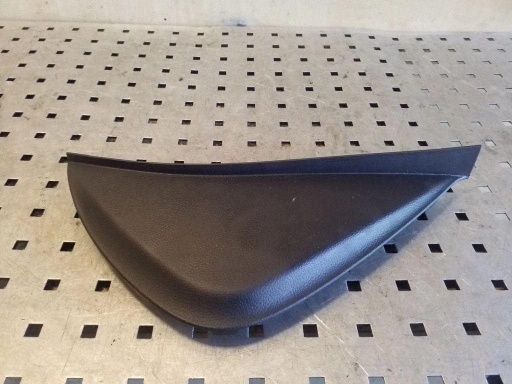 Armatuurlaua külje viimistluspaneel – Chevrolet Orlando (2011-)